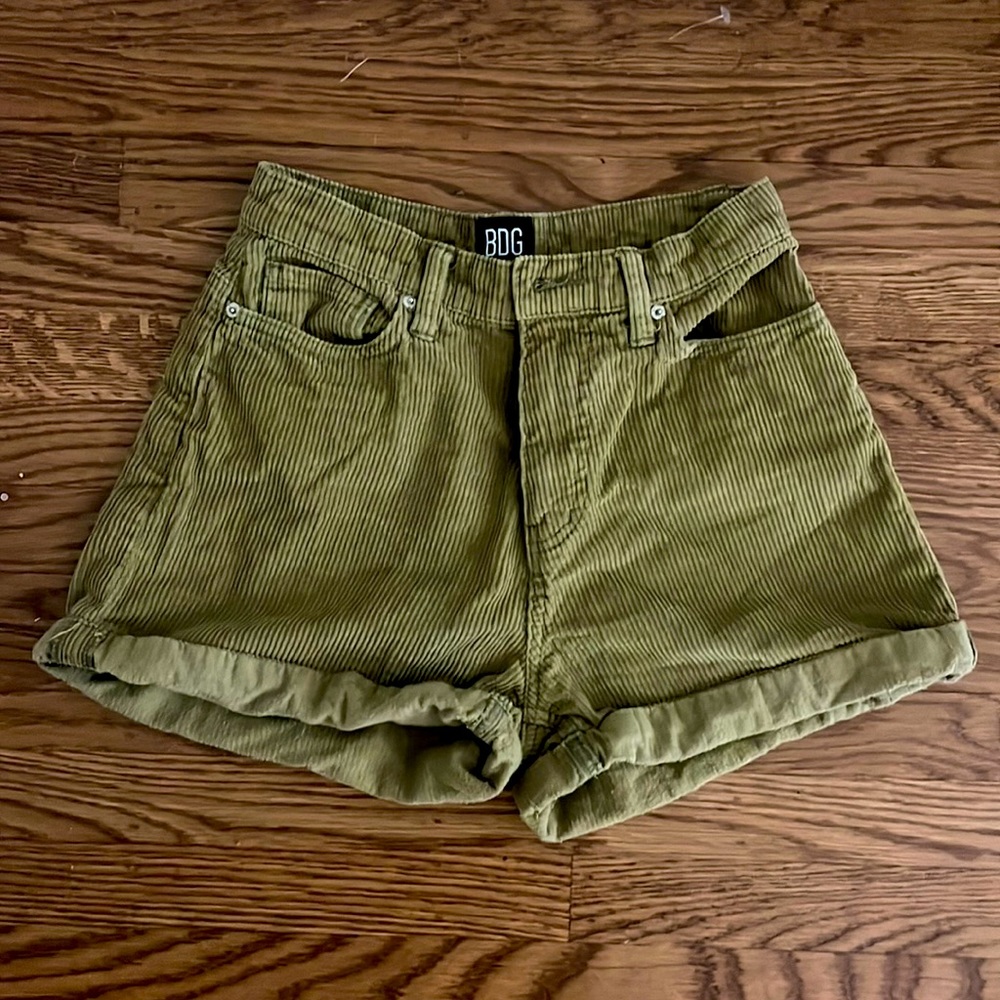 BDG Urban Outfitters Corduroy Olive shorts